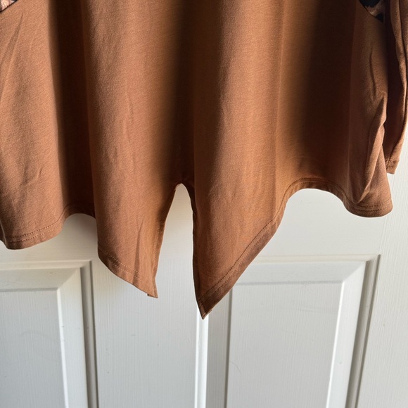 Leopard Print Colorblock Long Sleeve Top - Picture 5 of 5